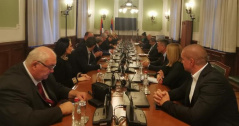 7. decembar 2022. Članovi Poslaničke grupe prijateljstva sa Kubom u razgovoru sa ambasadorom Kube